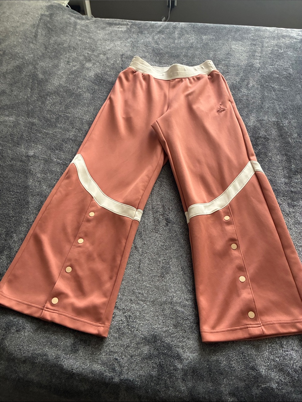 Nike Jordan - set Wide-Leg Snap-Trim Joggers and top in Dusty Rose and Cream